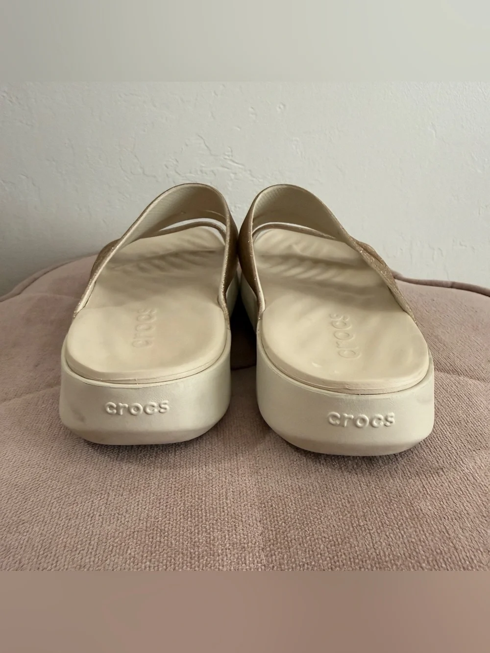 Crocs Women's Getaway Glitter Strappy Sandal Size 8